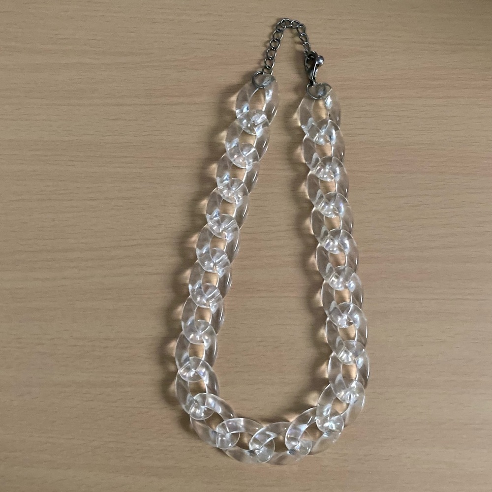 Pretty acrylic necklace